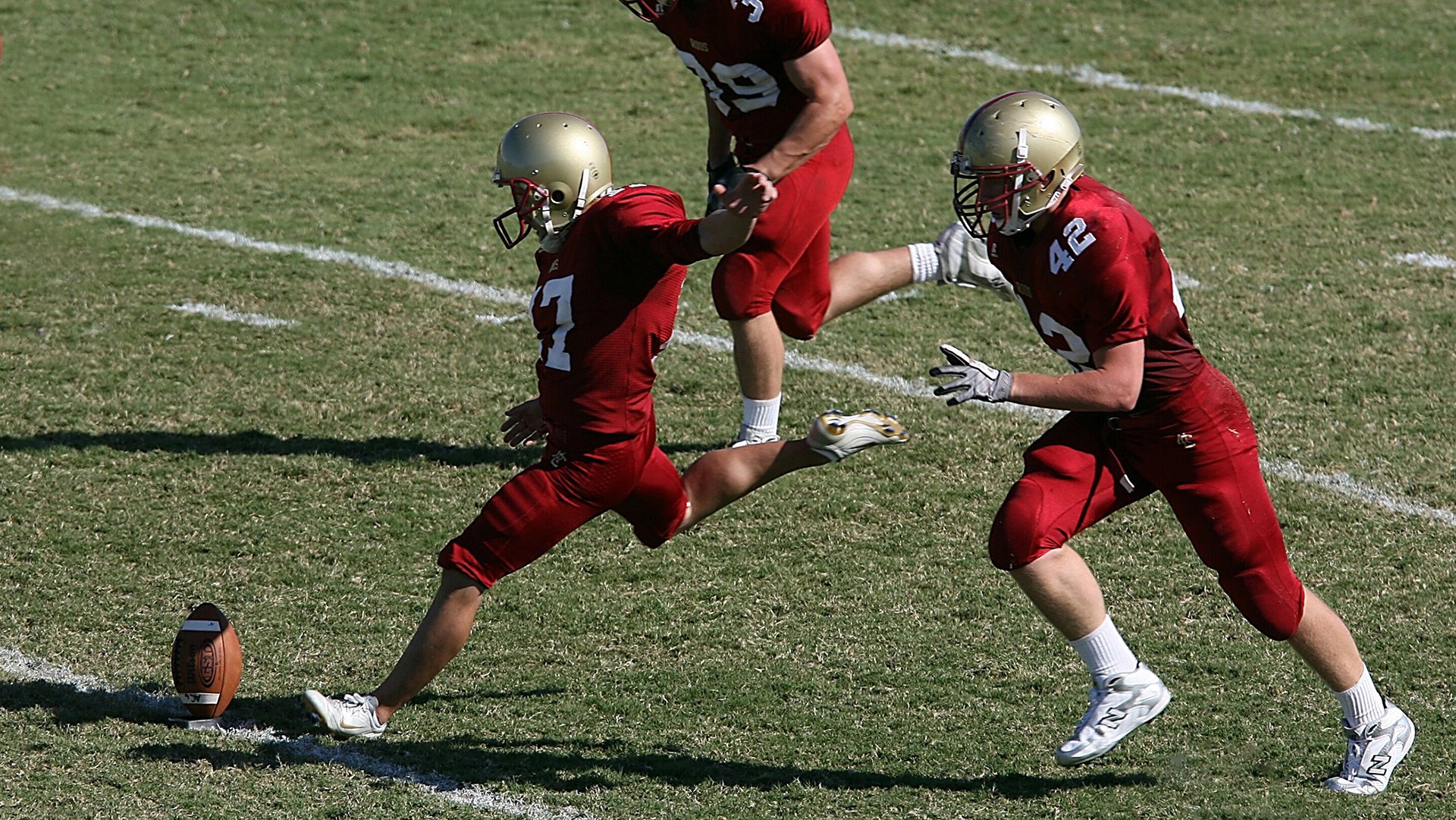 从喀麦隆到欧冠之巅,阿坎吉的绿茵征途与曼联的意外启示